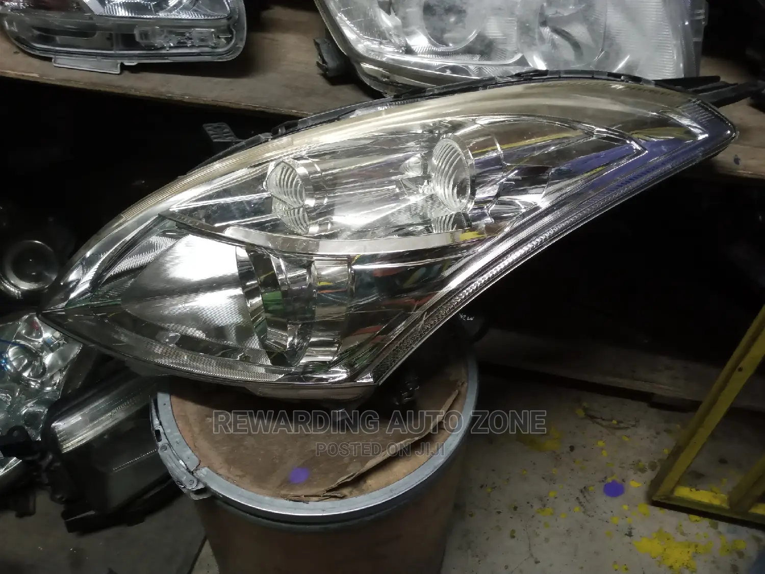 Suzuki Swift Headlight Xenon Clear.