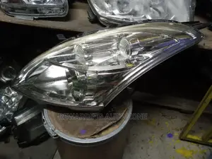 Suzuki Swift Headlight Xenon Clear.