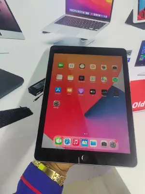Apple iPad 10.2 (2019) 128 GB Silver