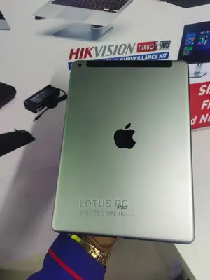 Apple iPad Air 16 GB Silver