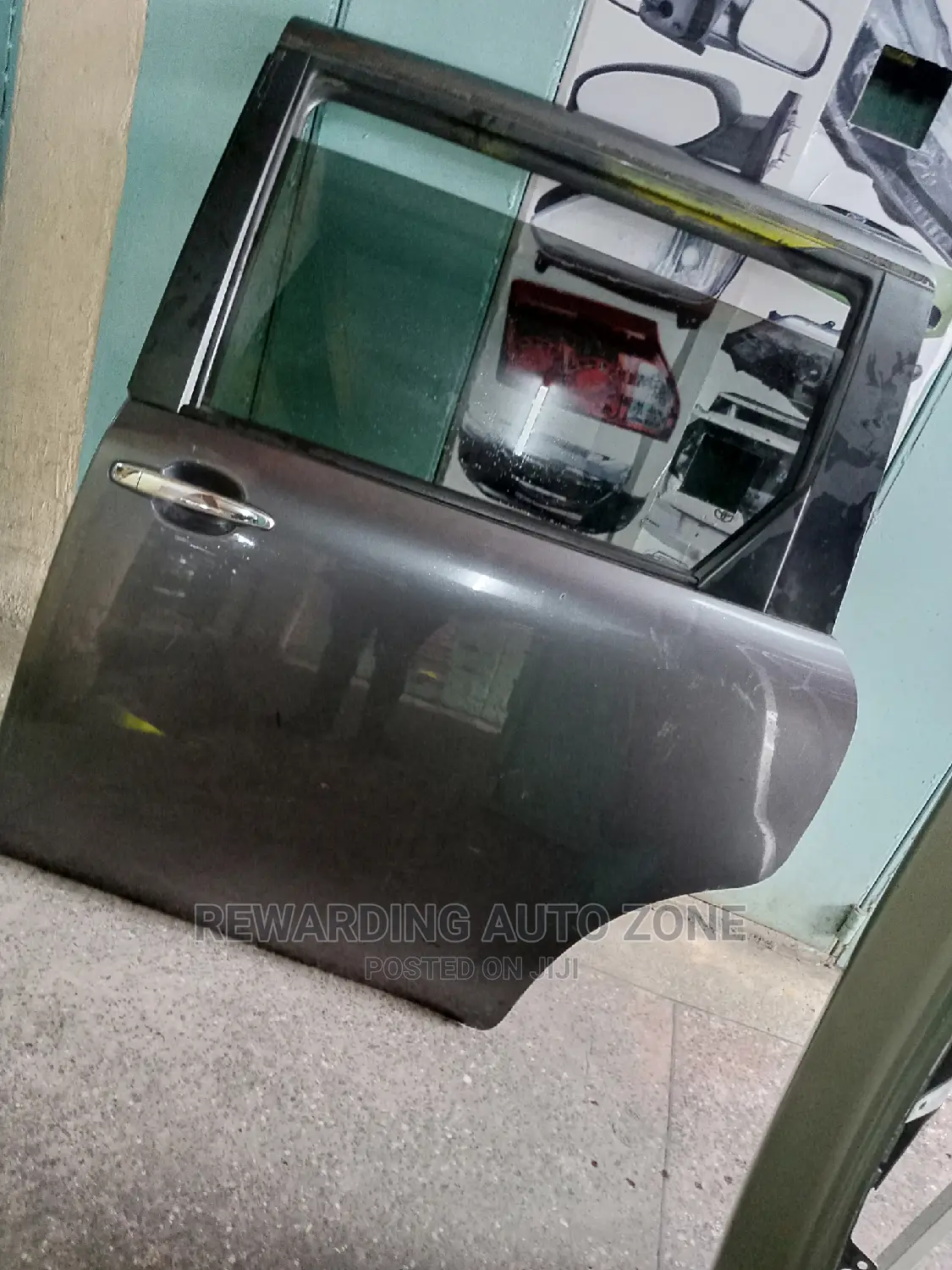 Sient Sliding Door Left. 2009 Model