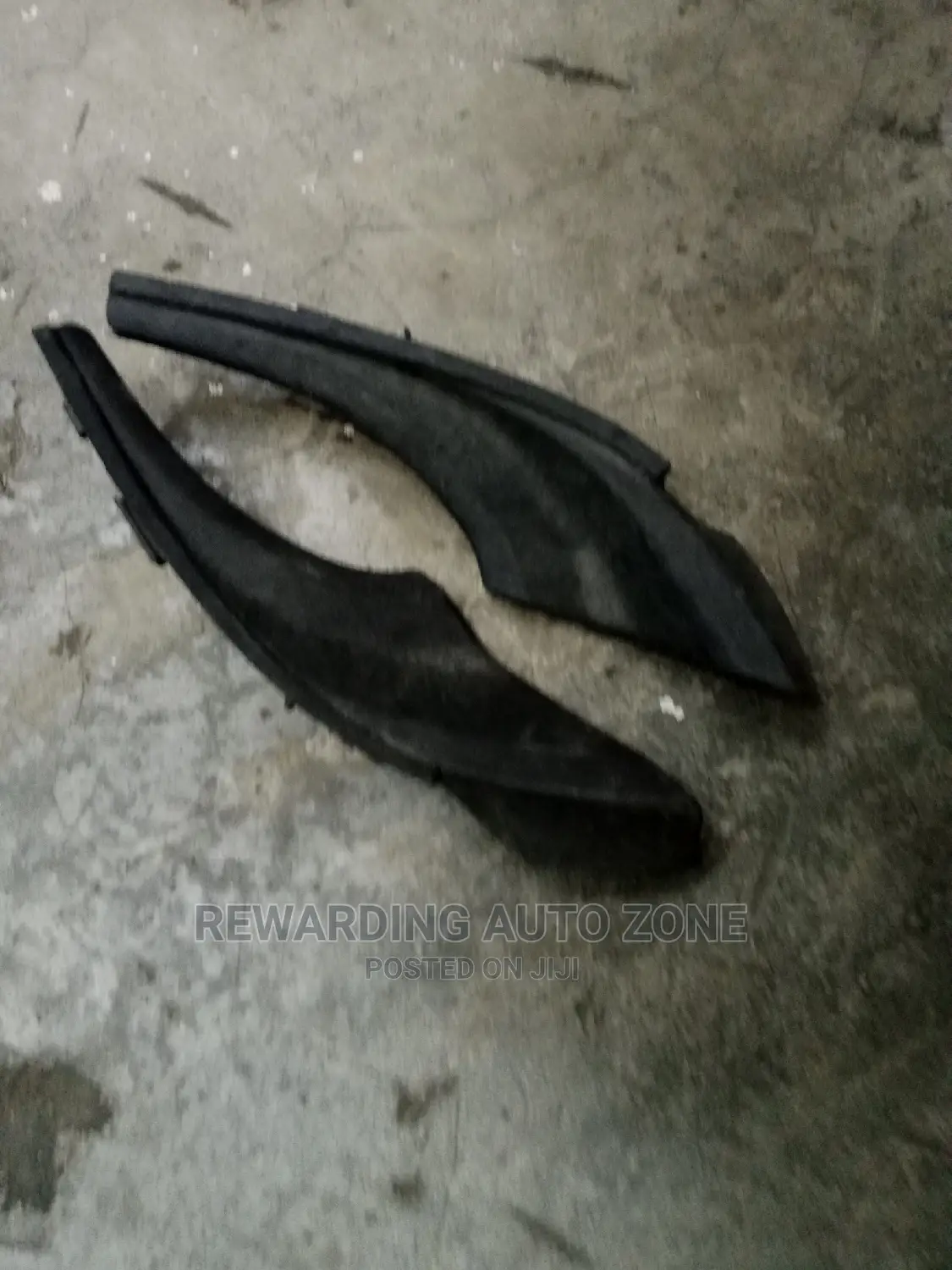 Axio 161 2013 Model Windshield