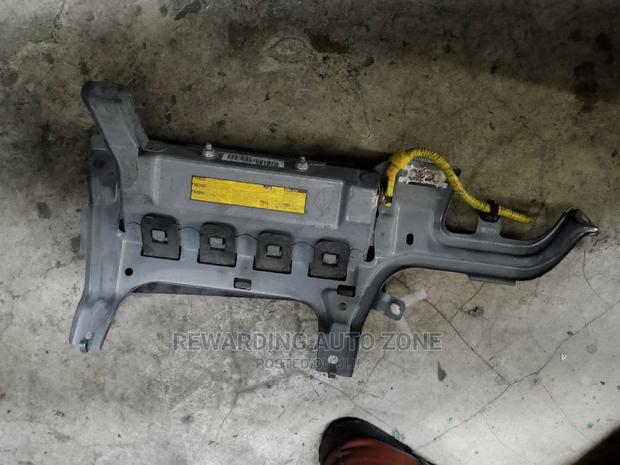Harrier 240 Knee Airbag.
