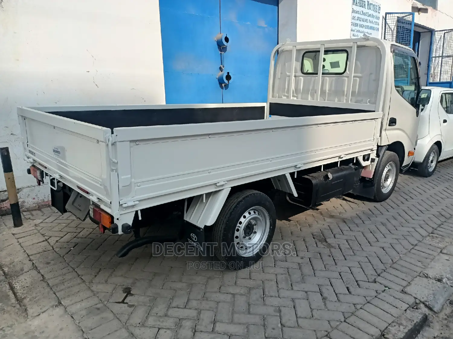 Toyota Dyna 2016 White