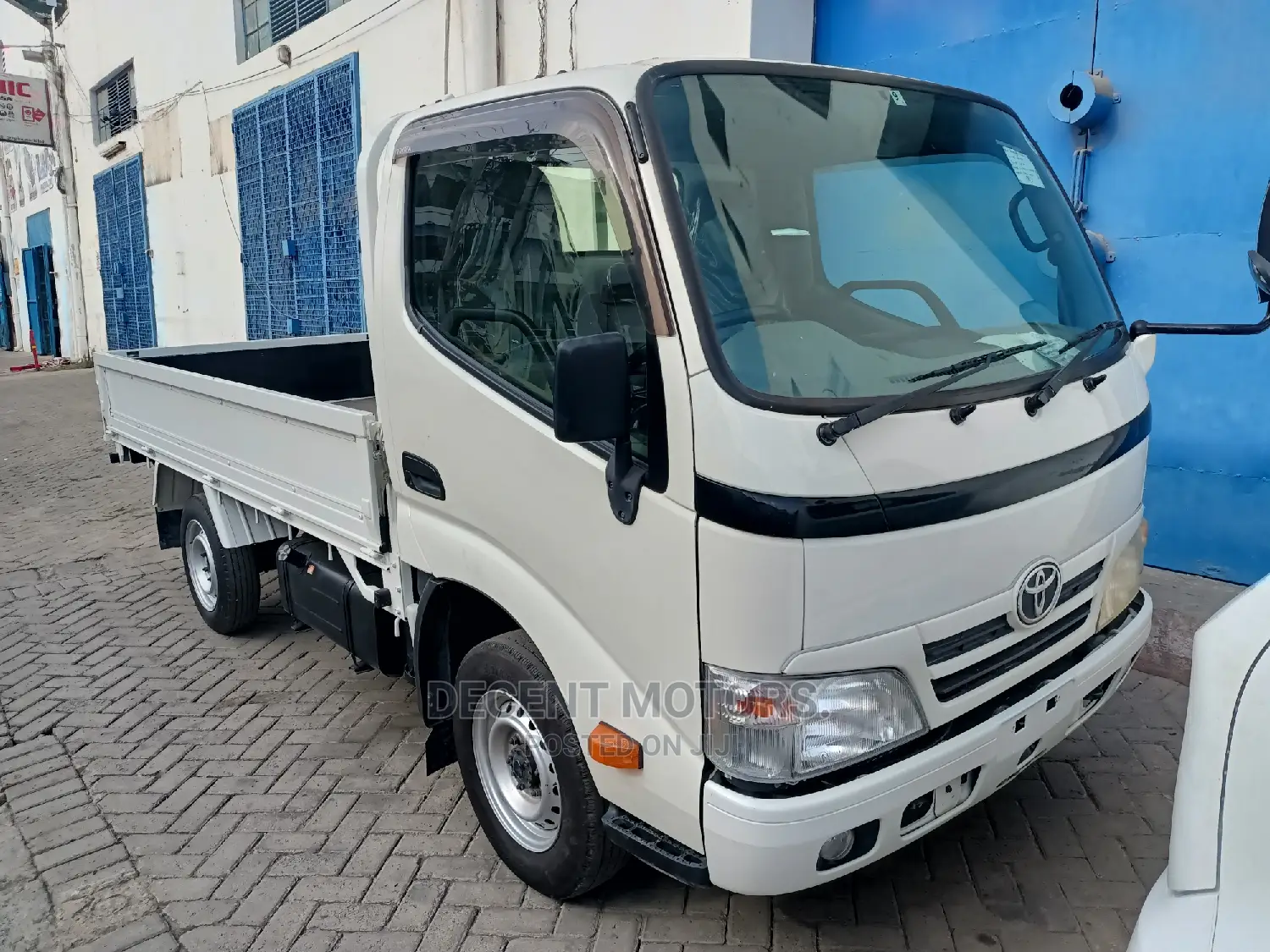Toyota Dyna 2016 White