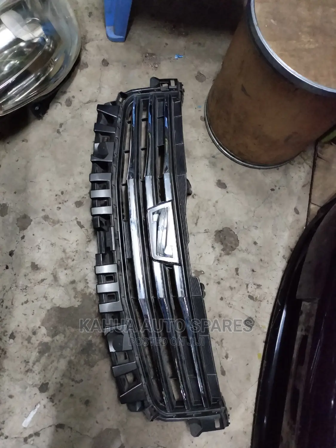 Noah 2012 Grille