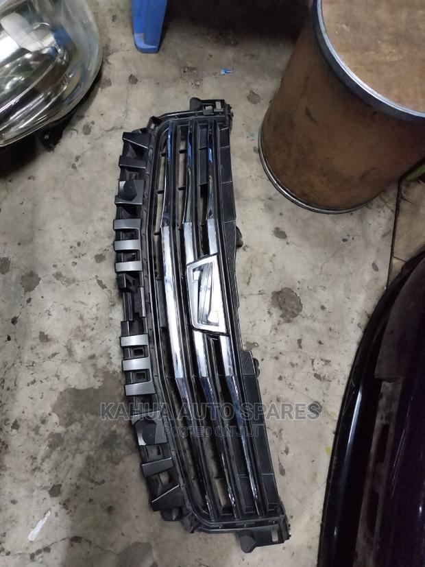 Noah 2012 Grille