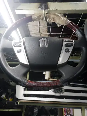 Crown Steering Airbag.