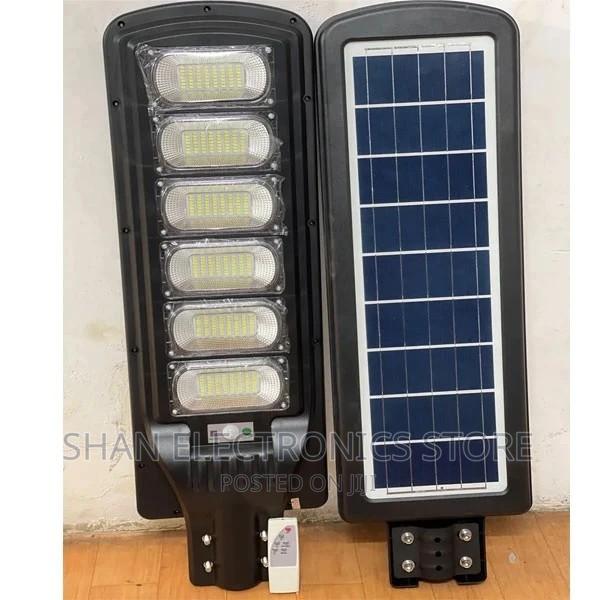 Groundbreaking 300W Watts Solar Street Light