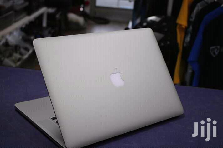 Laptop Apple MacBook Pro 4GB Intel Core i5 HDD 500GB