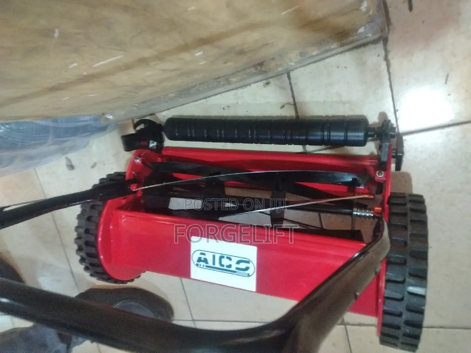 New Manual Lawnmower