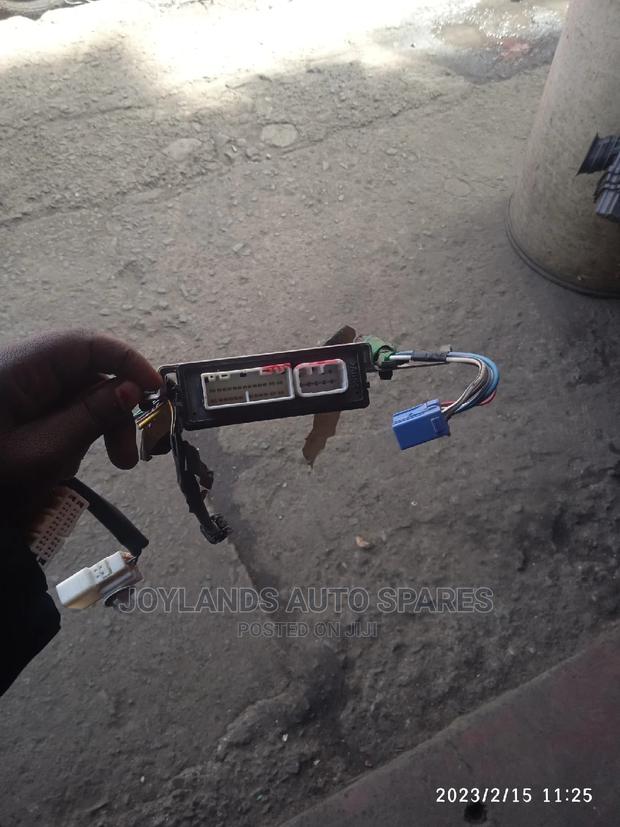 Computer Sensor Boot Lock Hilux Surf 2008 - thumbnail 2