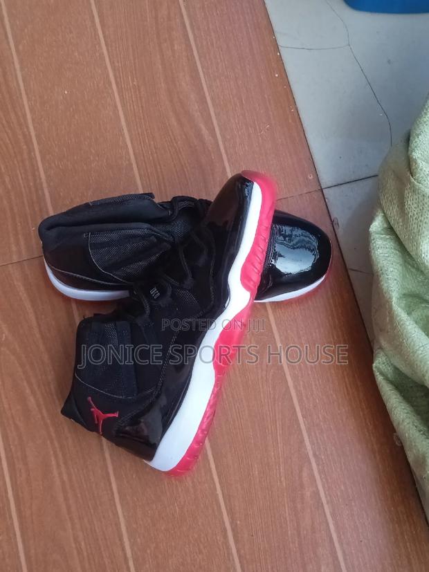 Basketball Shoes - thumbnail 4