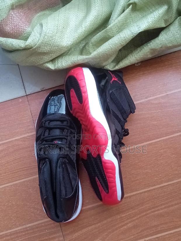 Basketball Shoes - thumbnail 3