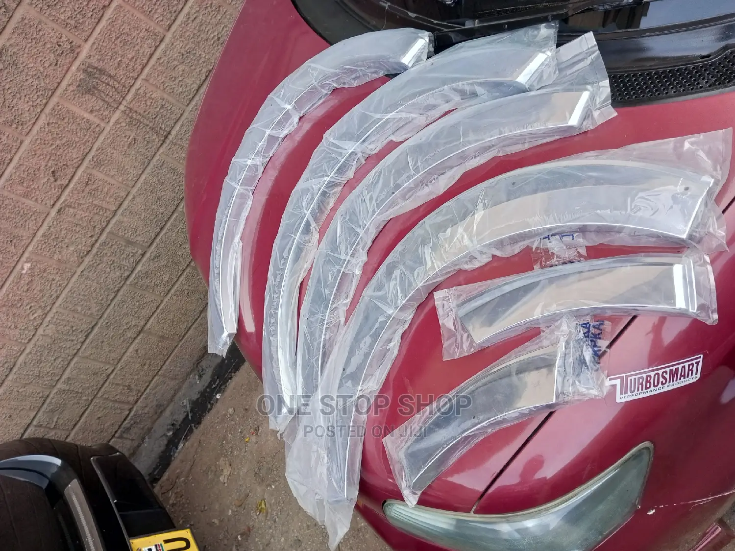 Hiace Fender Flares (Chrome)