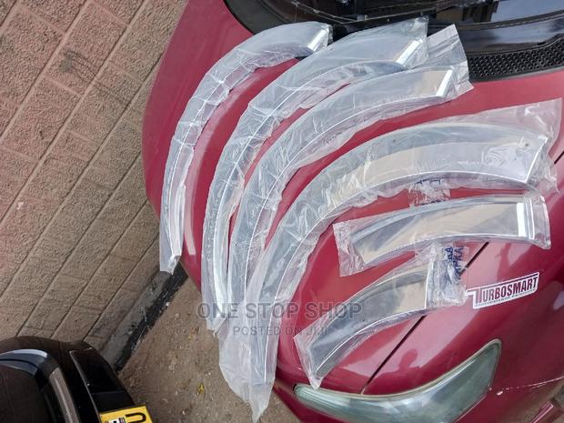 Hiace Fender Flares (Chrome)