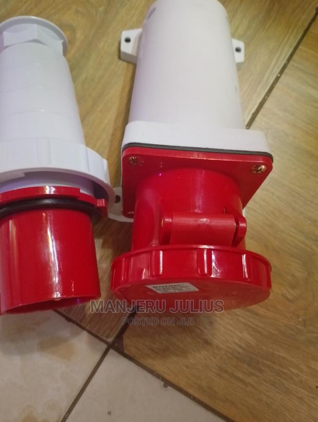 63amps 5pin Industrial Socket - thumbnail 3