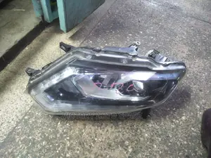 Nissan Xtrail Nt32 Headlight Non Xenon