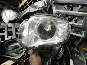 Toyota Crown Royal 2012 Foglights.