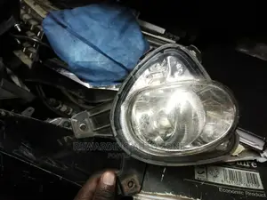 Toyota Crown Royal 2012 Foglights.