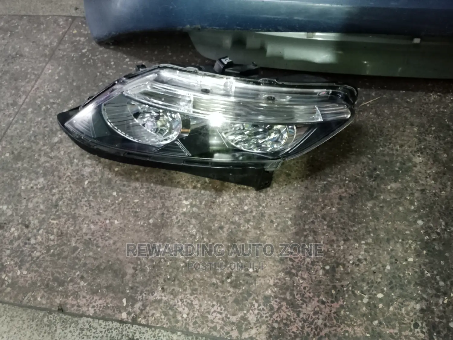Honda Airwave Headlight Xenon Type.