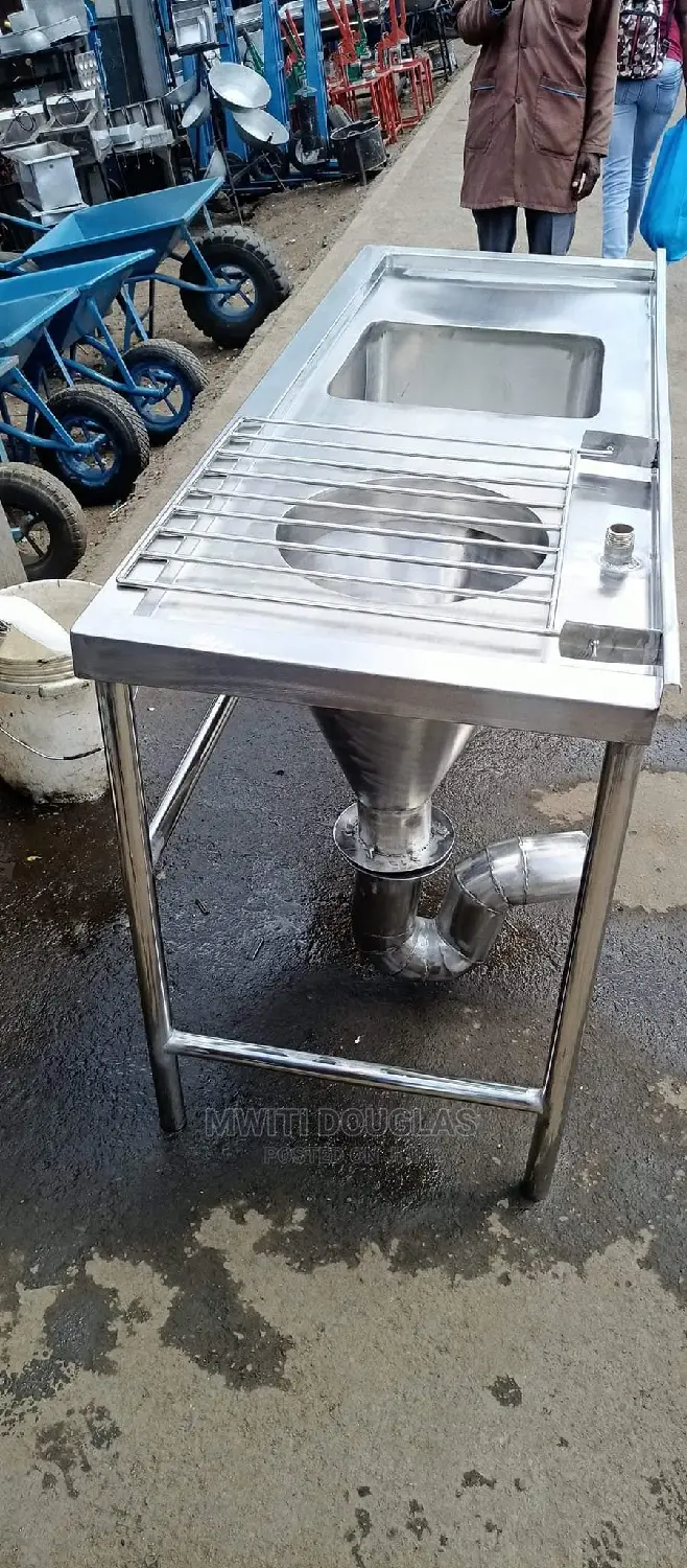 New Model Ss Hospital Sluice Sink