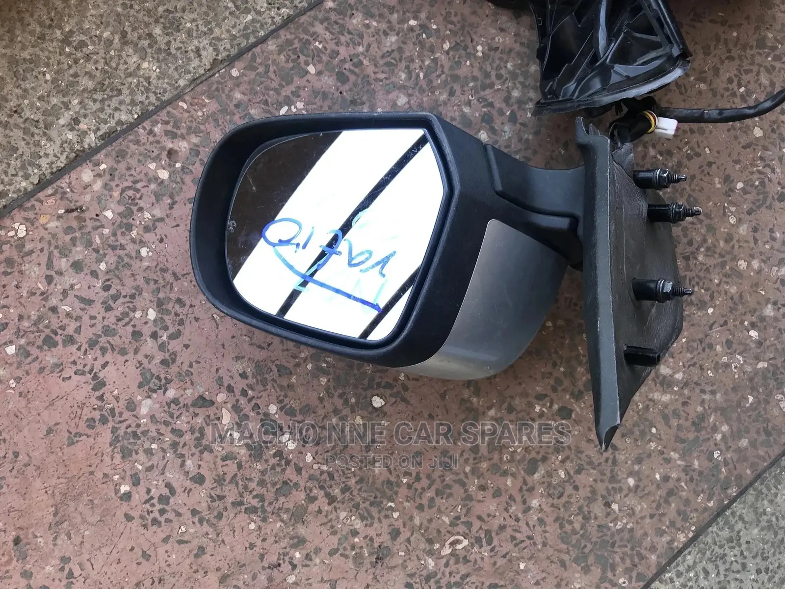 Toyota Latio Sidemirror