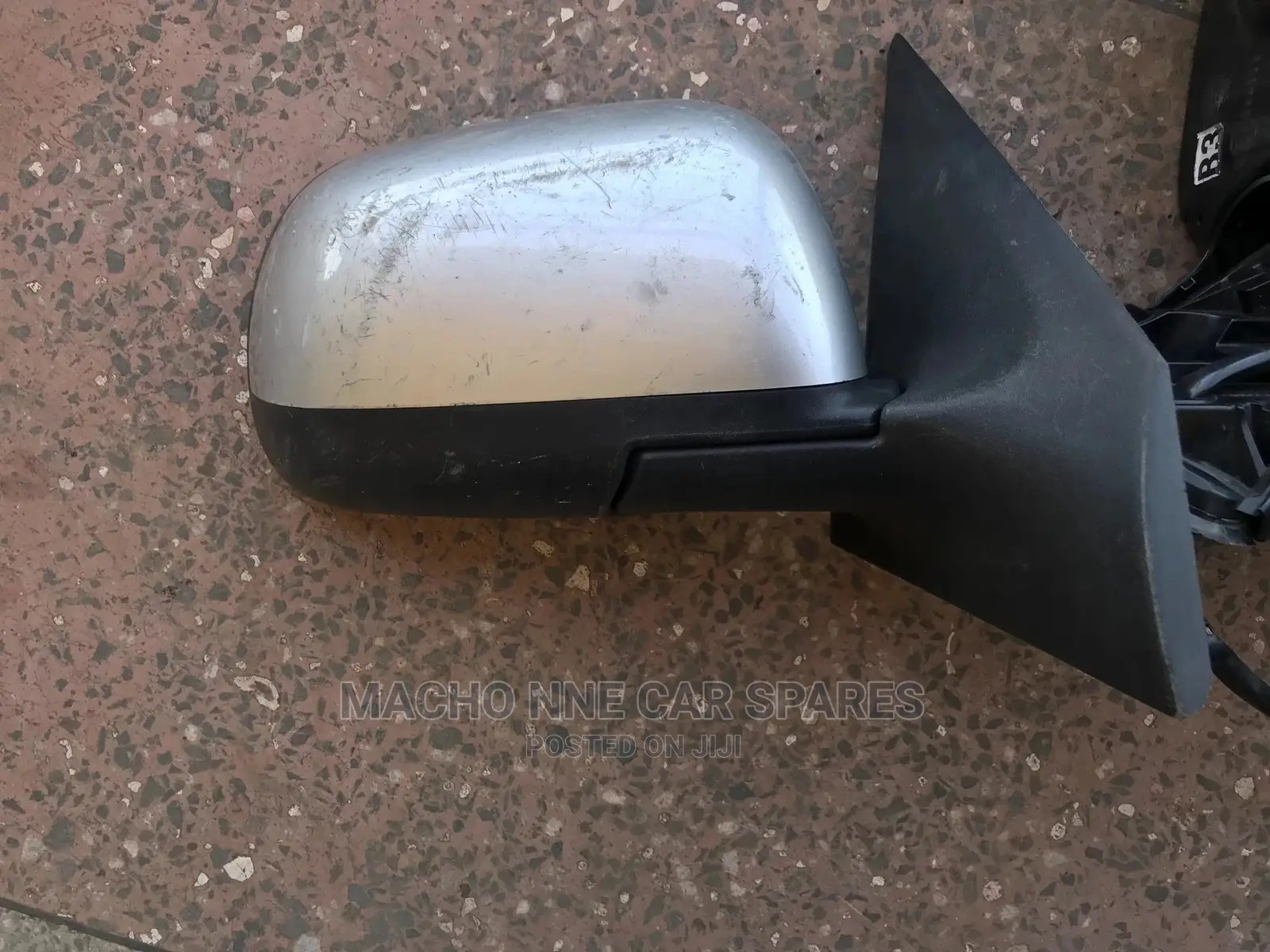 Toyota Latio Sidemirror