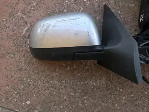 Toyota Latio Sidemirror