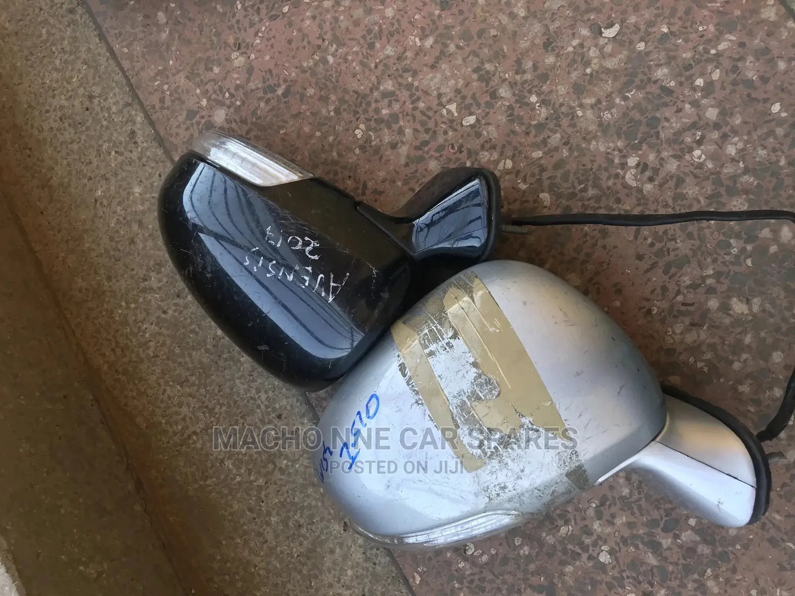 Toyota Avensis 2013 Sidemirror