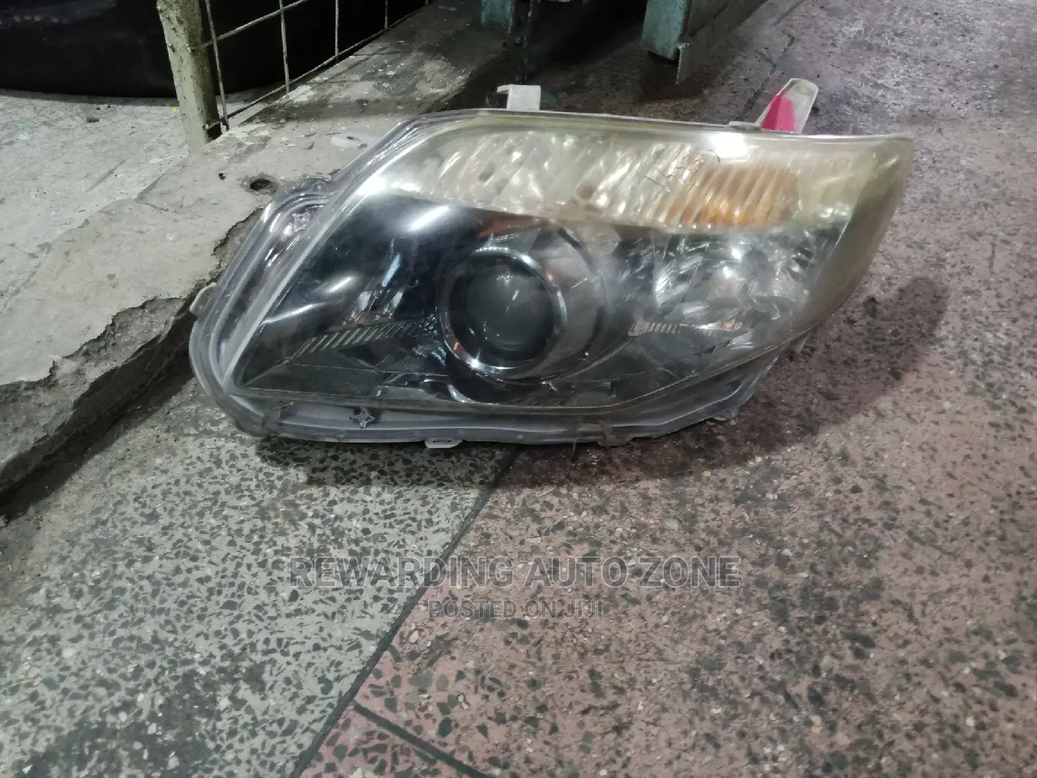 Fielder 2011 Headlight Xenon.