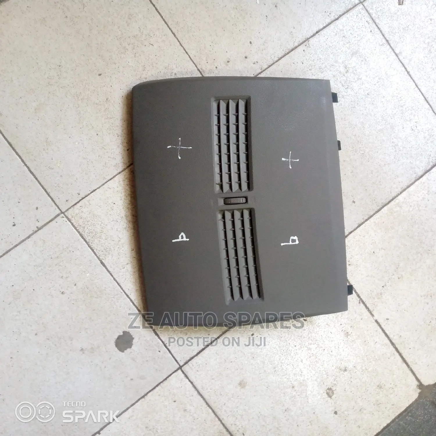 Nissan Tidaa Dashboard Vent