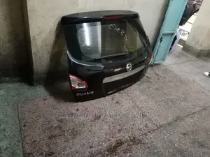 Nissan Dualis 2013 Tailgate.