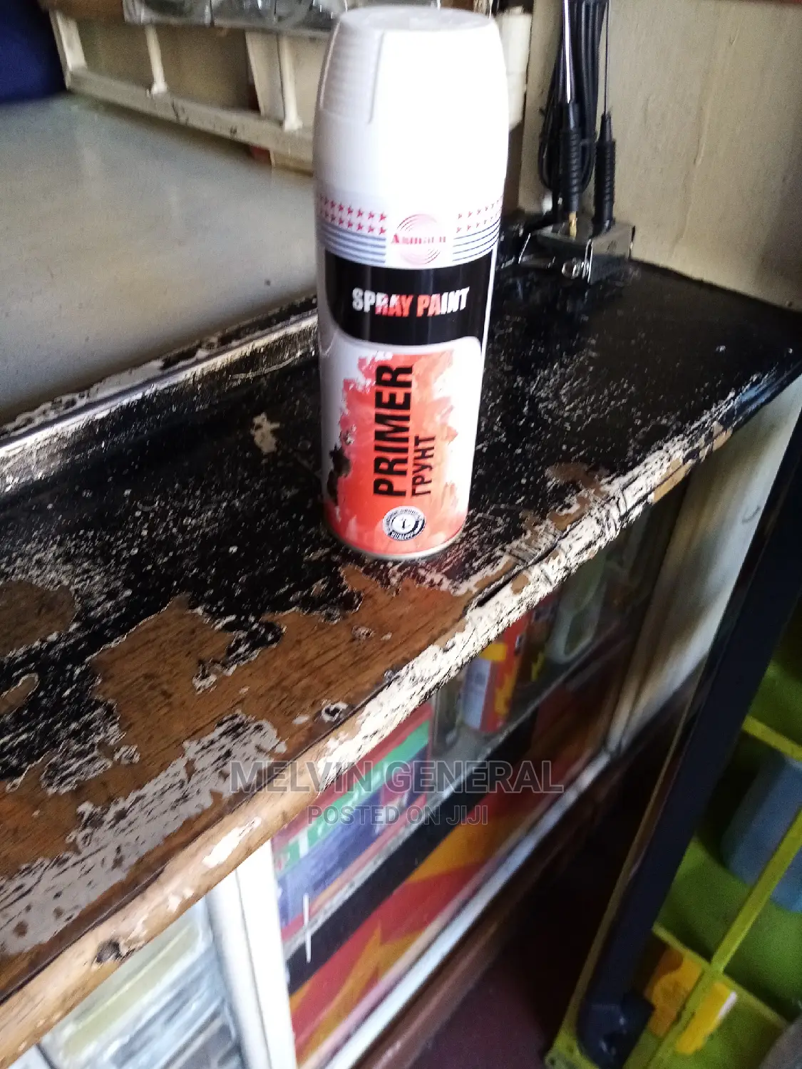 White Primer Spraypaint