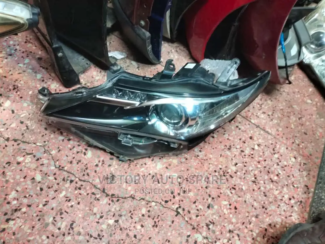 Auris Headlight Xenon 2012/2013/2014