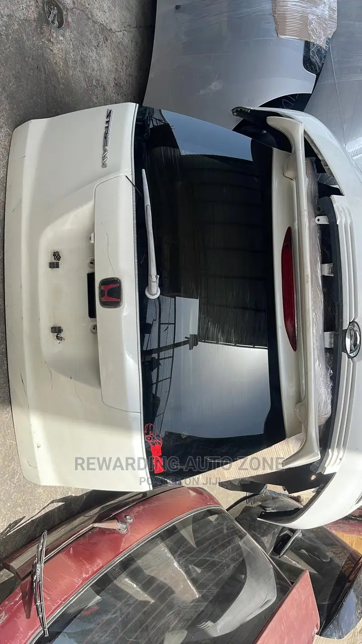 Honda Stream Tailgate.