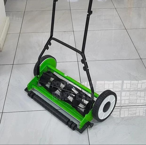 Original Quality Manual Lawn Machine