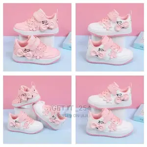 **Girl's Frozen Themed Sneakers*
Size 26-36