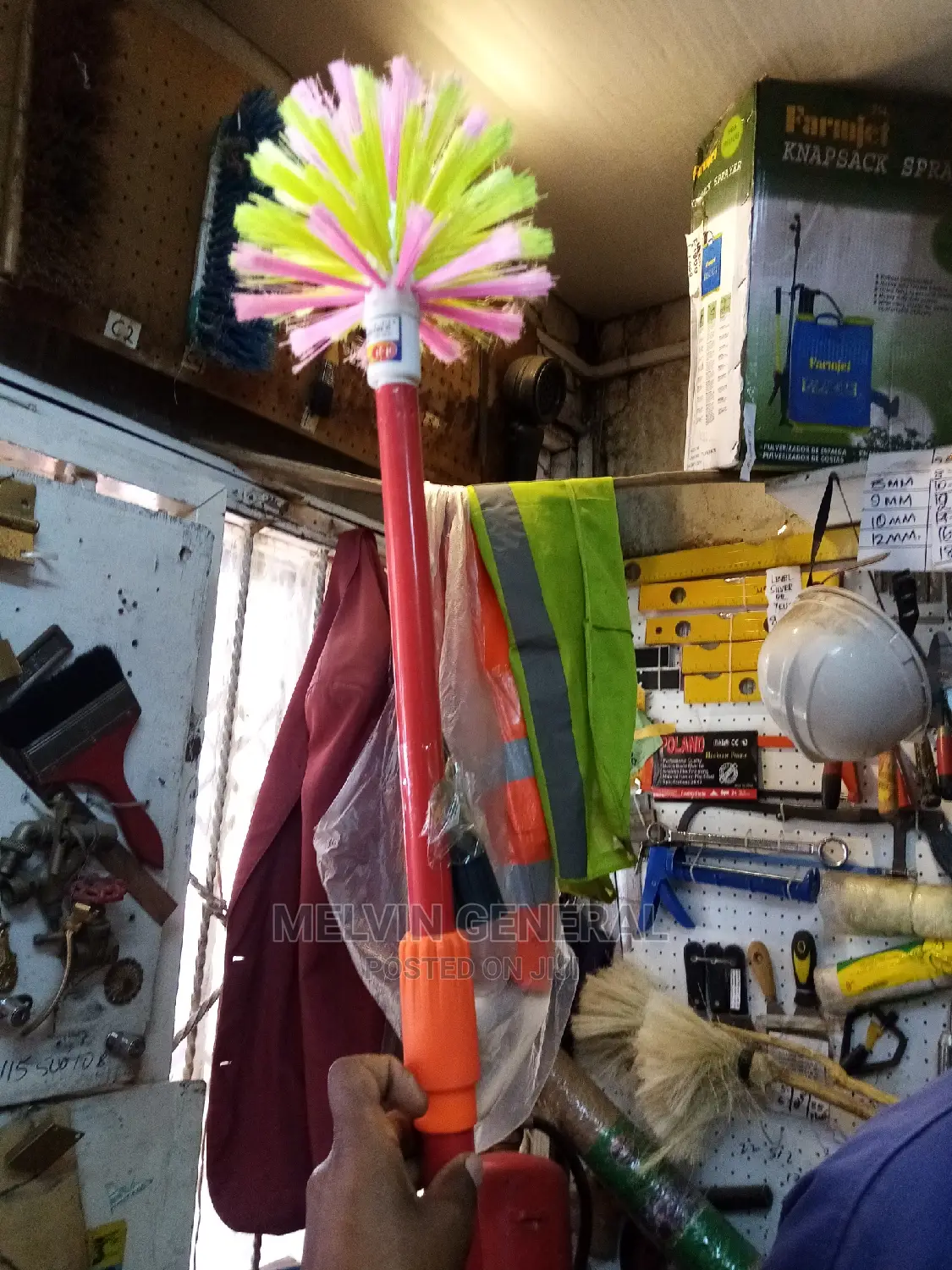 Adjustable Cobweb Brush