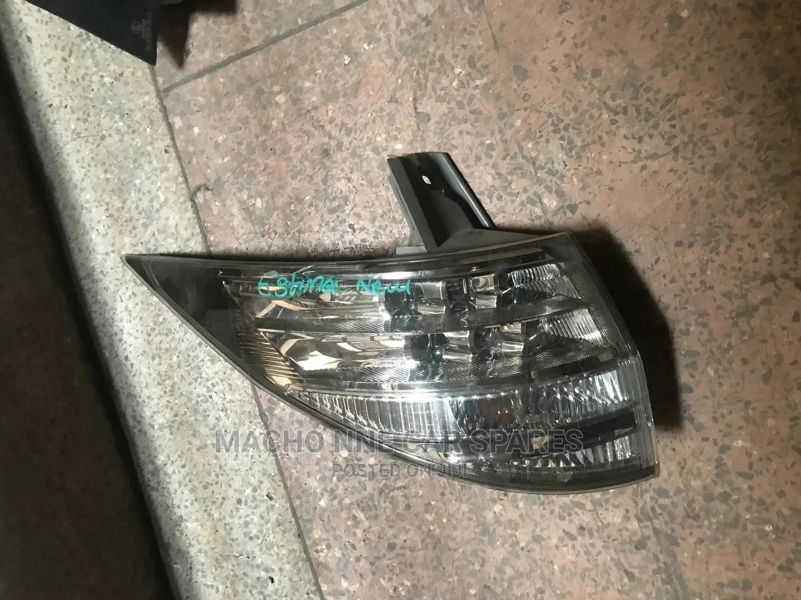 Toyota Estima Clear Backlight