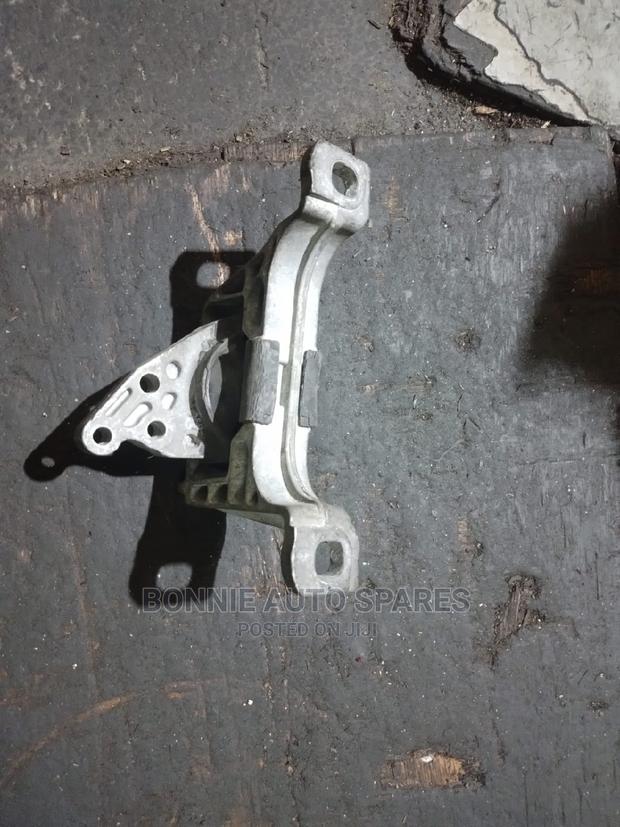 Mazda Premacy Engine Mount - thumbnail 8