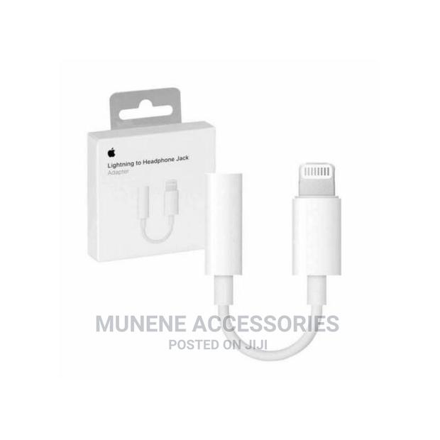 Apple LIGHTNING Headphone Cable 3.5mm Jack Adapter iPhone 11 - main view