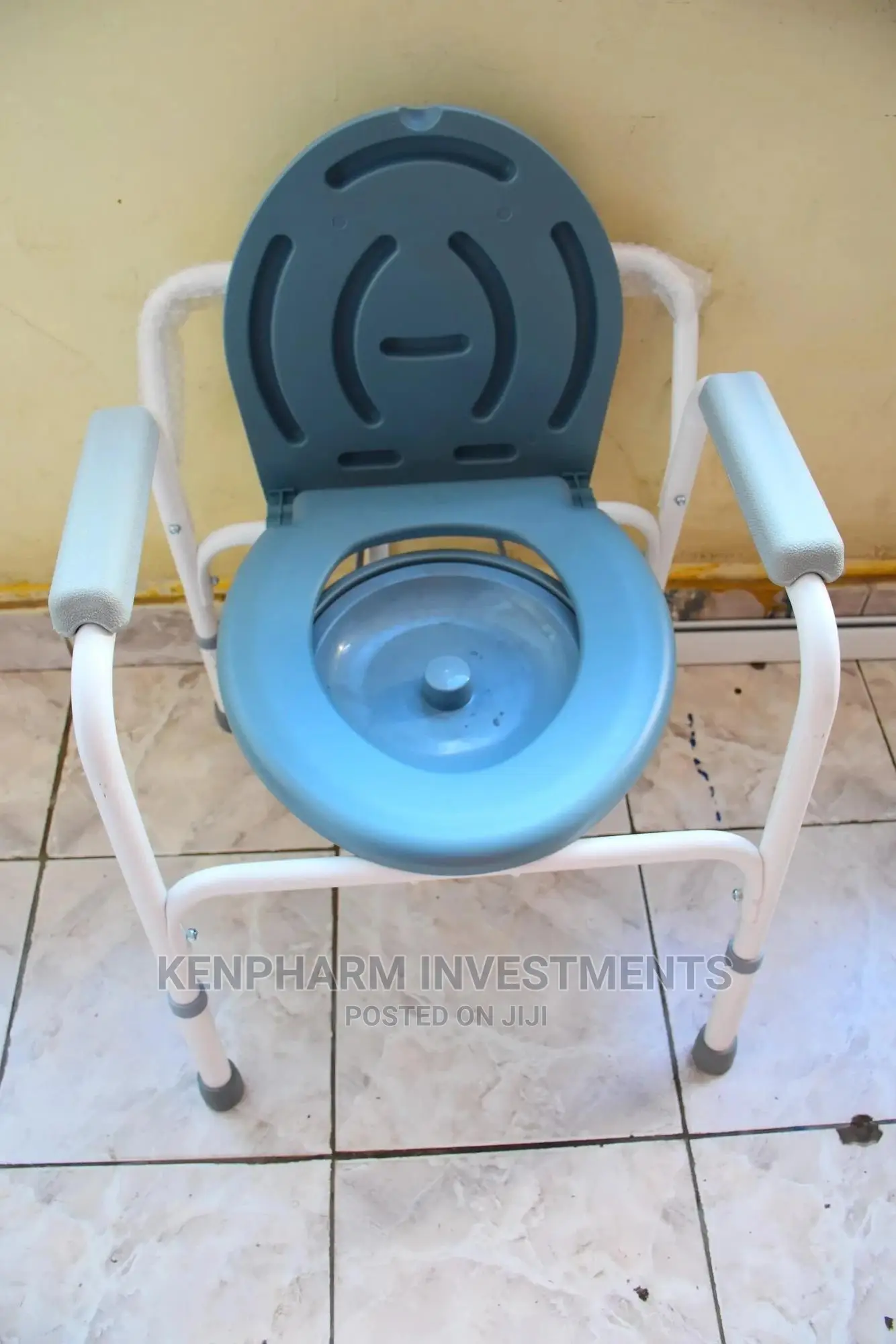 Commode Chair