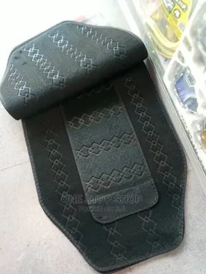 Black Pattern 5pcs Woolen Car Mats
