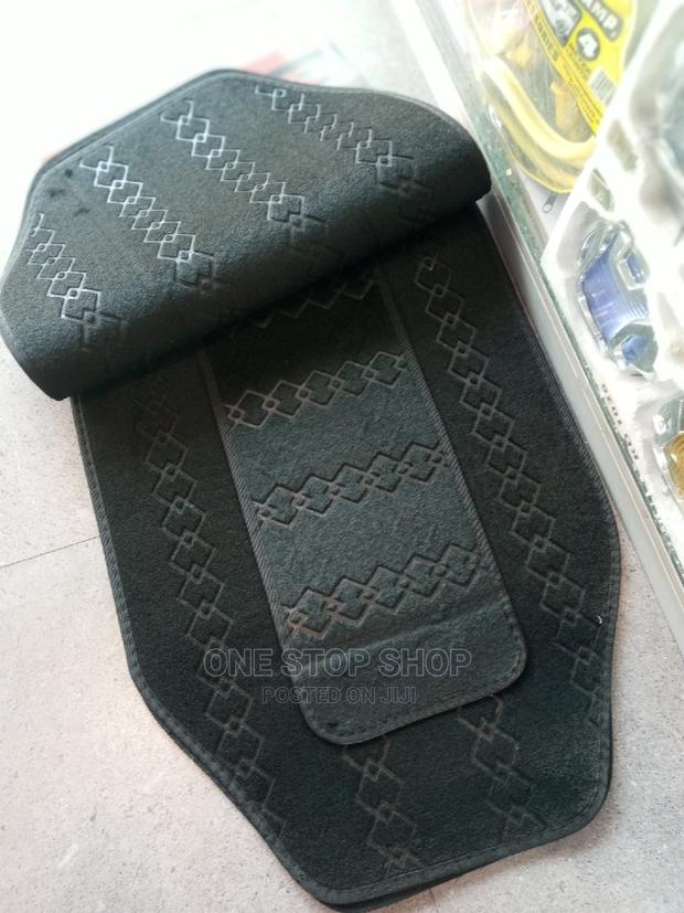 Black Pattern 5pcs Woolen Car Mats