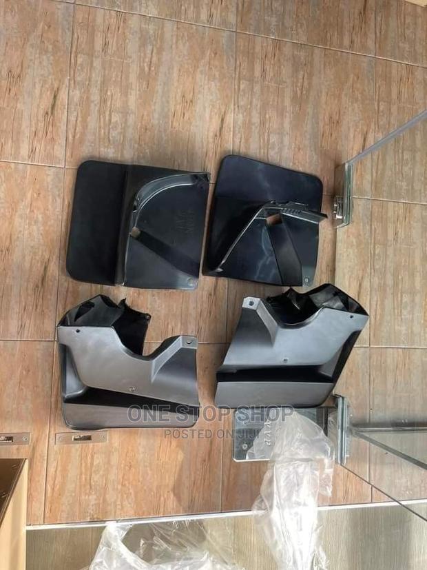 Prado 120 Fitted With Mudflaps - thumbnail 2