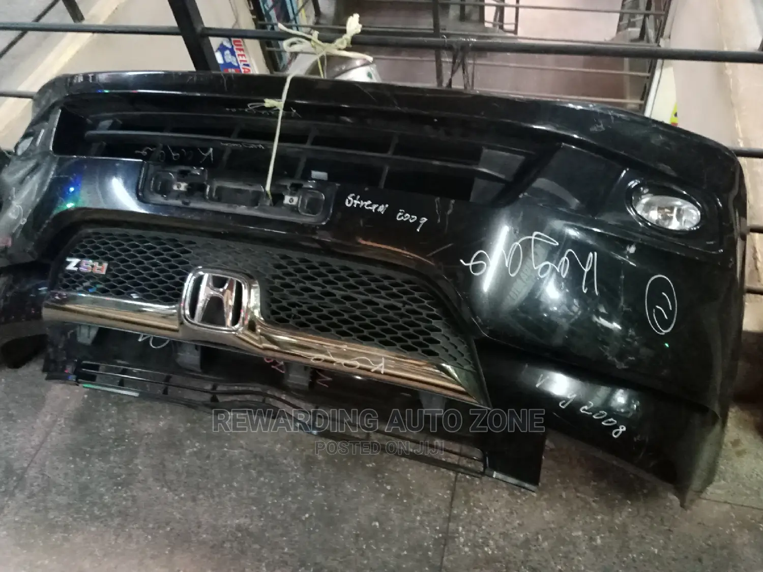 Honda Stream Front Bumper Wih Grille Complete.