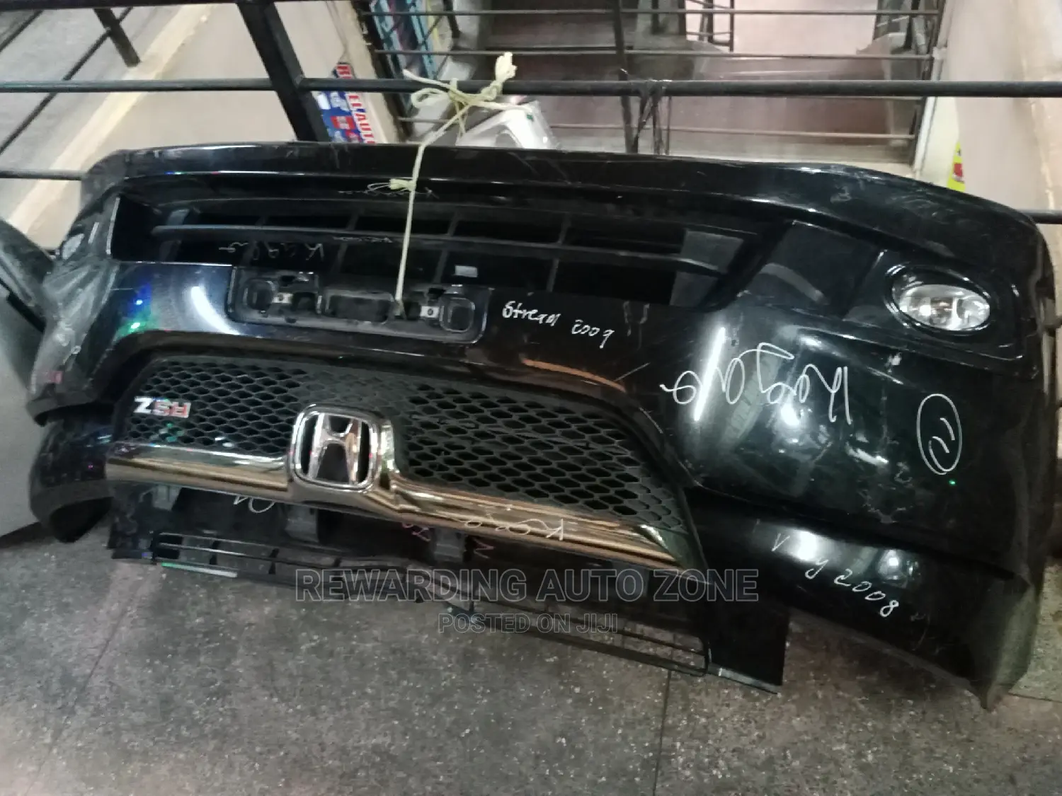 Honda Stream Front Bumper Wih Grille Complete.