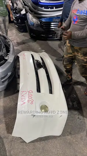 Front Bumper Voxy 2005 Model.