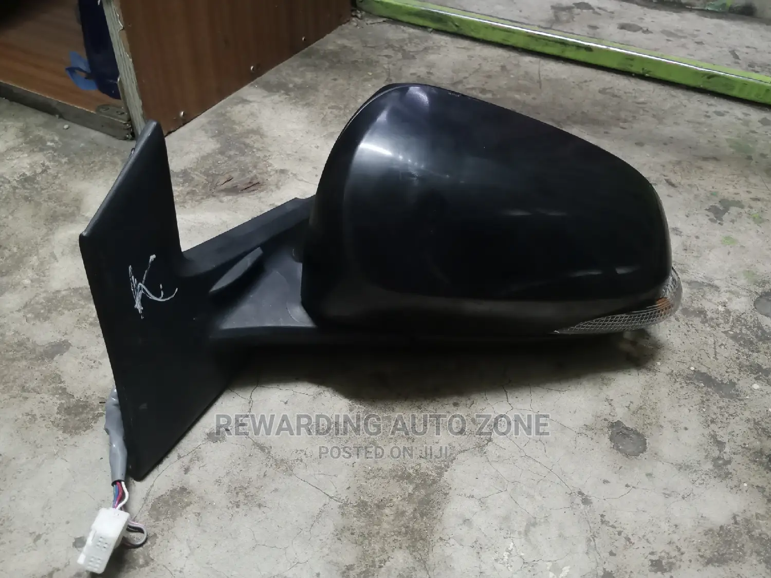 Aqua Side Mirror